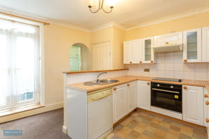 Kitchen- click for photo gallery